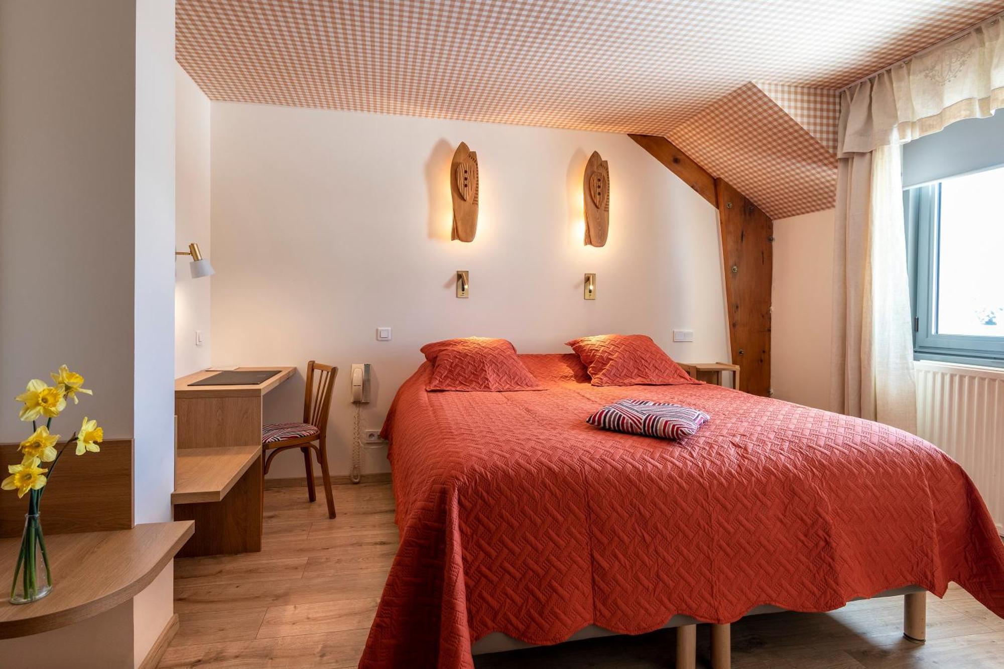 Hôtel Restaurant de la Poste et La Grange Détente, espace bien-être Châteauneuf-de-Randon Habitación foto
