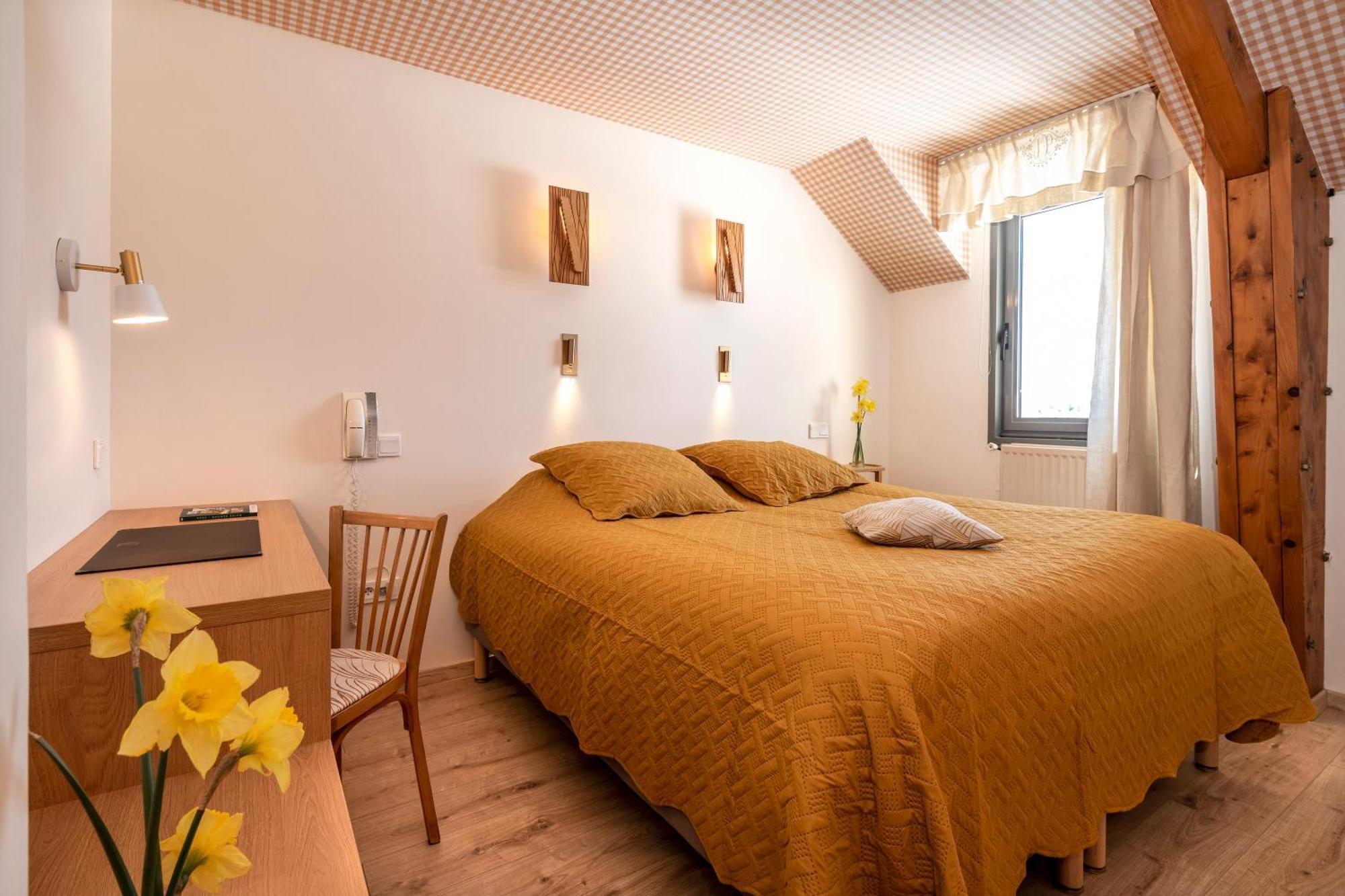 Hôtel Restaurant de la Poste et La Grange Détente, espace bien-être Châteauneuf-de-Randon Habitación foto