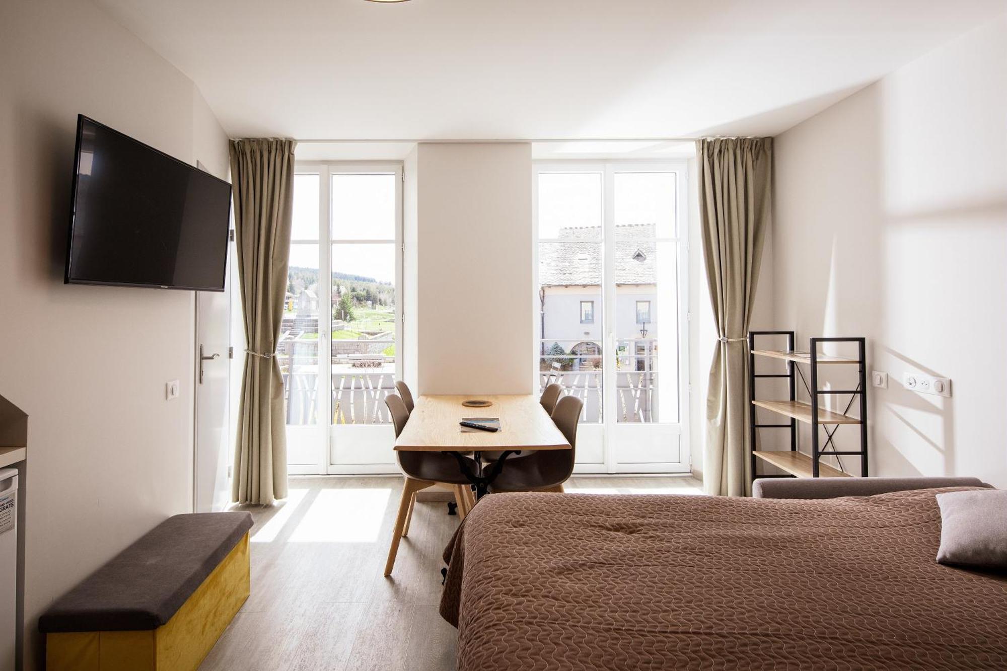 Hôtel Restaurant de la Poste et La Grange Détente, espace bien-être Châteauneuf-de-Randon Habitación foto