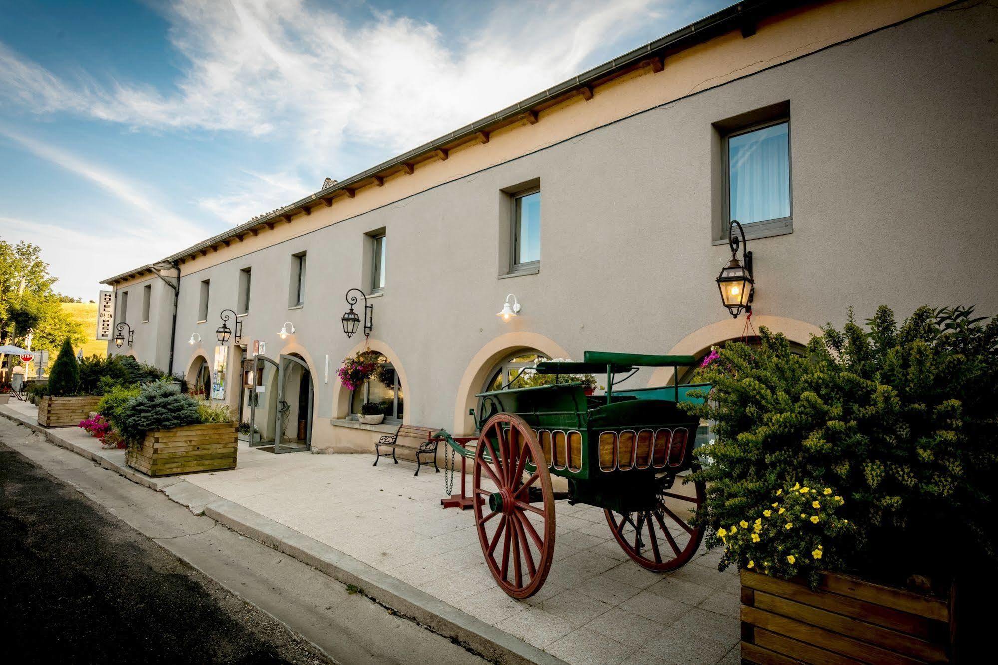 Hôtel Restaurant de la Poste et La Grange Détente, espace bien-être Châteauneuf-de-Randon Exterior foto