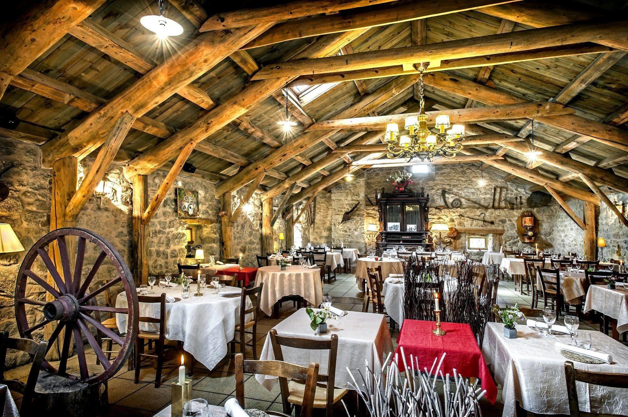 Hôtel Restaurant de la Poste et La Grange Détente, espace bien-être Châteauneuf-de-Randon Exterior foto